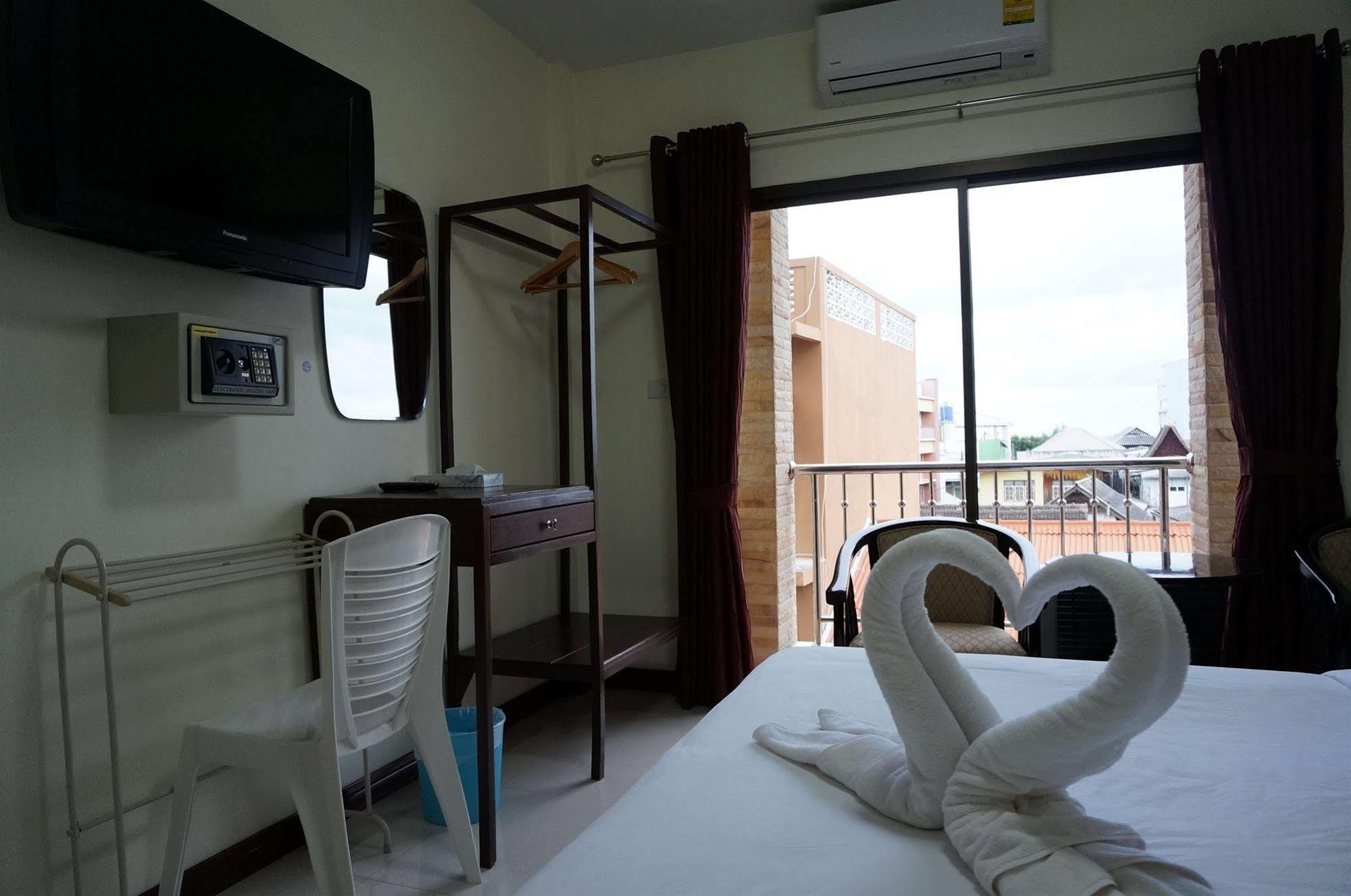 Baan Taweesuk Guest House HHQ Exteriör bild